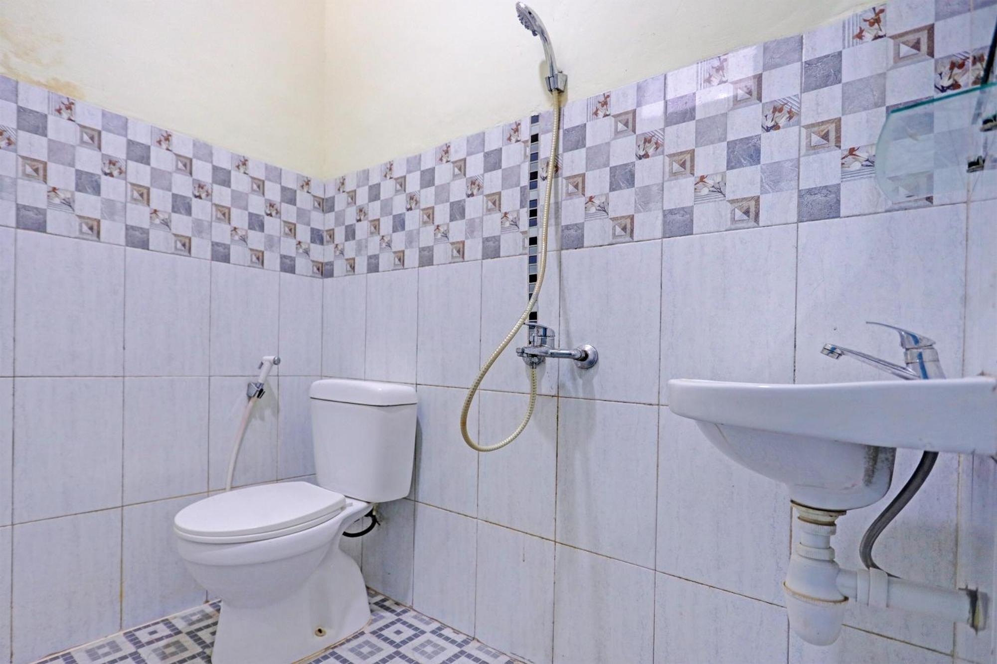 Oyo 92322 Hasan House Syariahnearpelabuhan Feri Harbor Bay ناغويا المظهر الخارجي الصورة